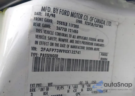 1999 Ford Crown Victoria из США, поврежденный, VIN 2FAFP73W9XX132741